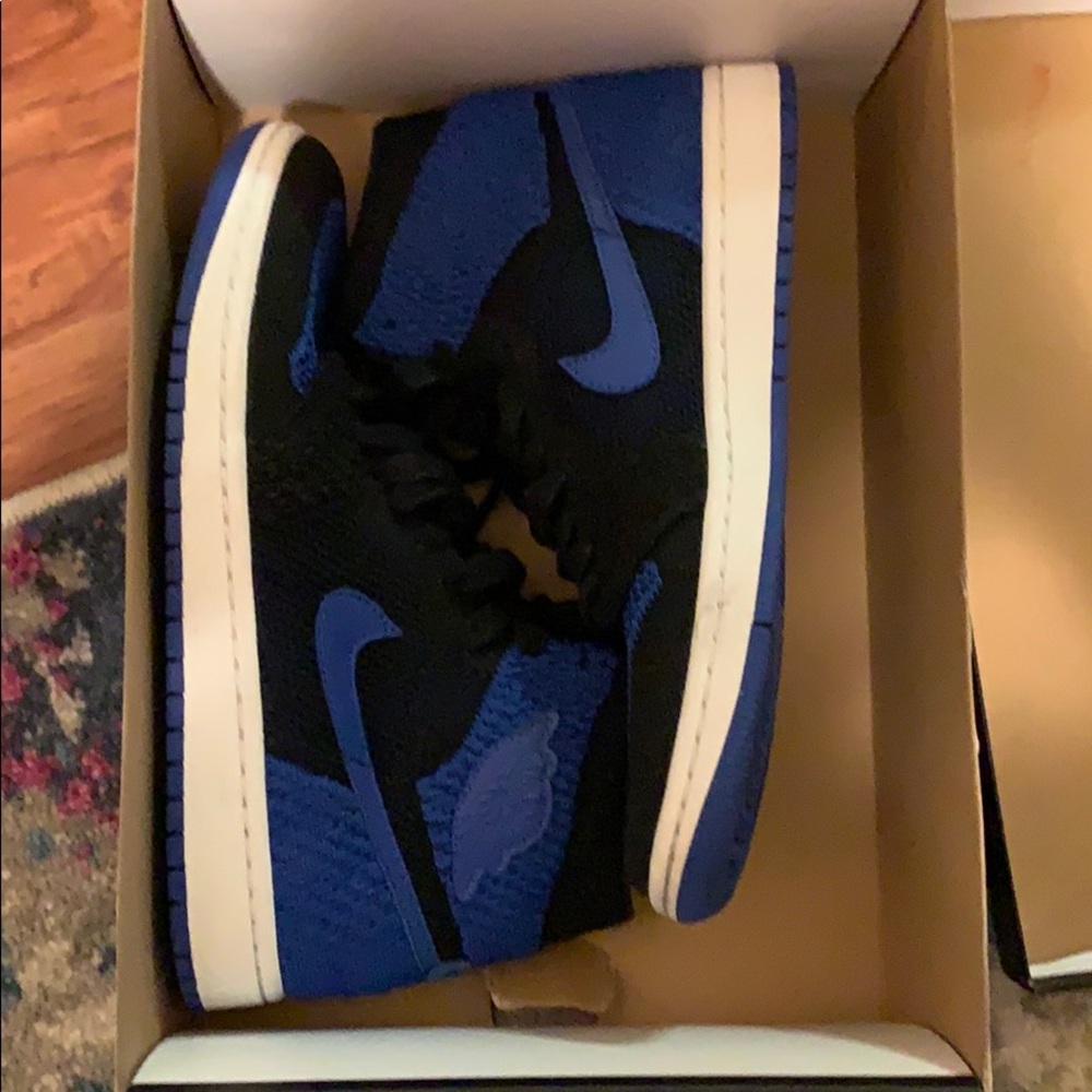 Air Jordan 1 flyknit size women’s 9.5